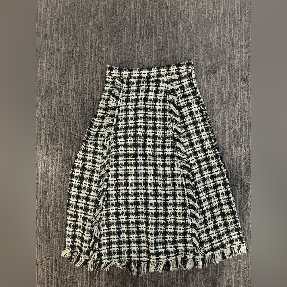 SIZE 4 TWEED MIDI SKIRT NEVER WORN